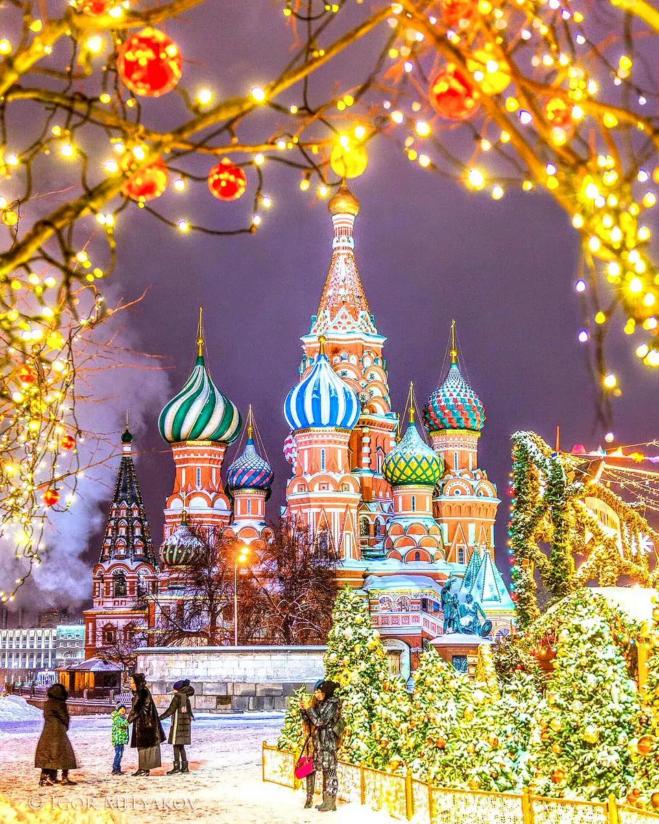 1639078347_10-almode-ru-p-novogodnyaya-moskva-10